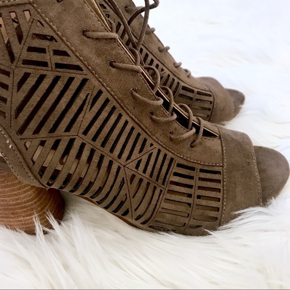 Sam Edelman Lace Up Heels - Picture 5 of 8